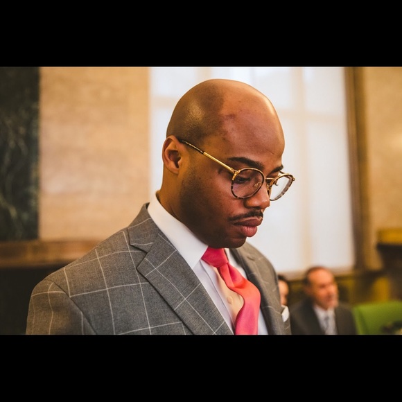 Meet your Posher, Courtny - Picture 2 of 4